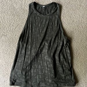 Lululemon tie back tank top. Womens size 8. Dark green camo.